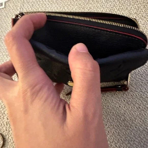 LV recto Versa in empriente leather - navy/blue - Picture 3 of 11